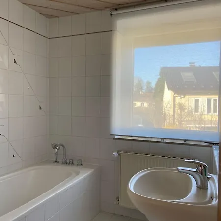 Gemuetliches Haus Mit Grossem Privatgarten * انترهاشنغ