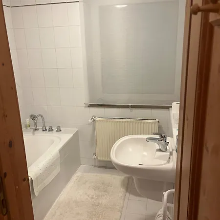 شقة Gemuetliches Haus Mit Grossem Privatgarten