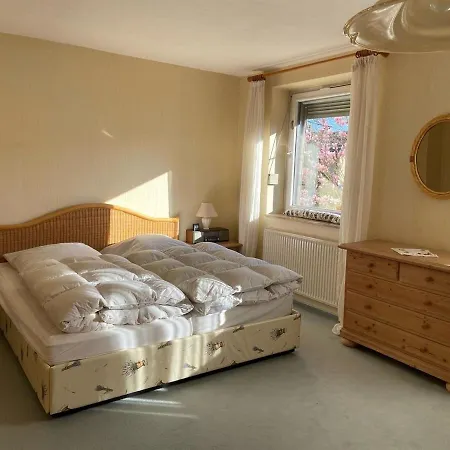 Gemuetliches Haus Mit Grossem Privatgarten * انترهاشنغ