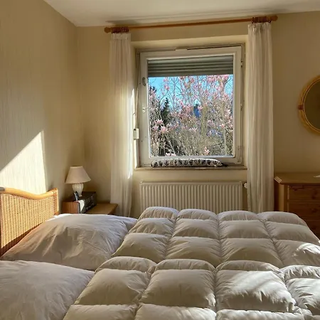 Gemuetliches Haus Mit Grossem Privatgarten انترهاشنغ