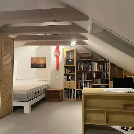 Apartment Gemuetliches Haus Mit Grossem Privatgarten Unterhaching