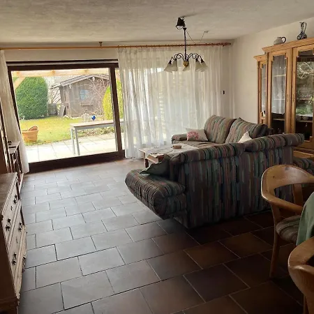 Gemuetliches Haus Mit Grossem Privatgarten Apartment